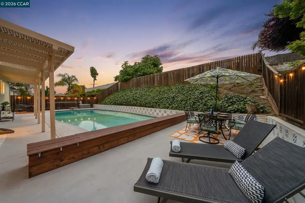 1948 Rainier Drive Martinez CA 94553