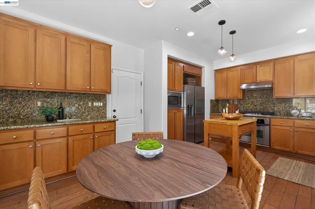 5880 Hillbrook Place Dublin CA 94568