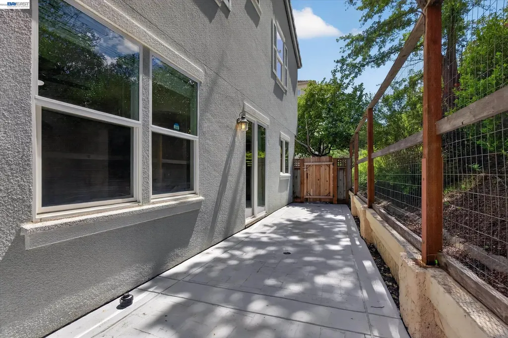5880 Hillbrook Place Dublin CA 94568