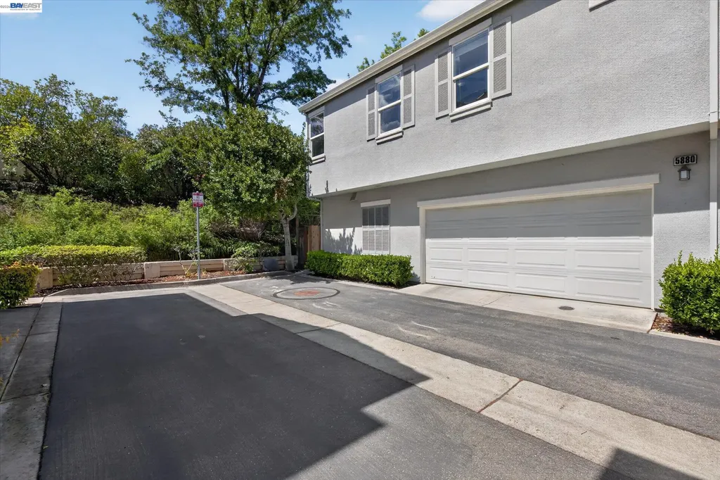 5880 Hillbrook Place Dublin CA 94568