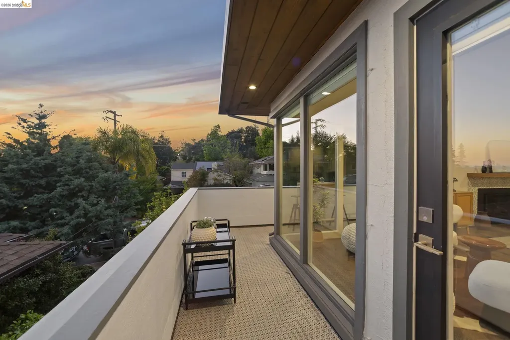 4238 Laguna Avenue Oakland CA 94602