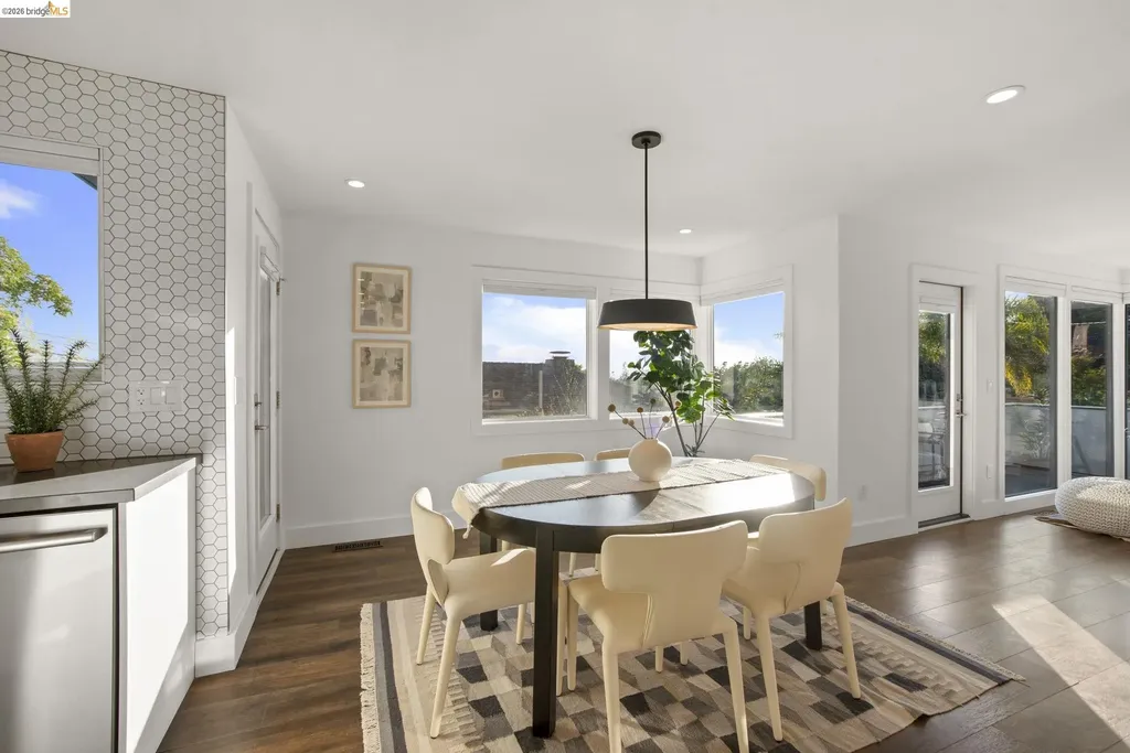 4238 Laguna Avenue Oakland CA 94602