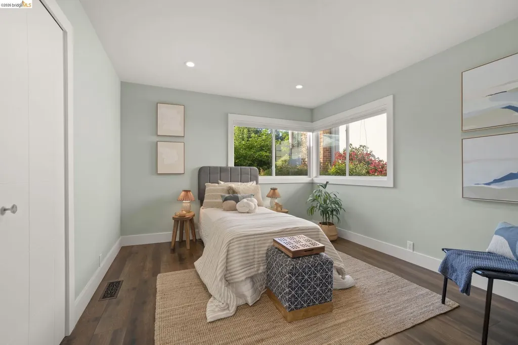 4238 Laguna Avenue Oakland CA 94602