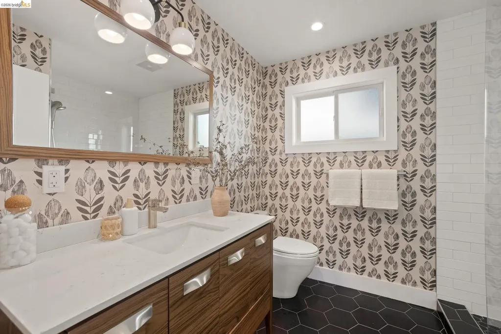 4238 Laguna Avenue Oakland CA 94602