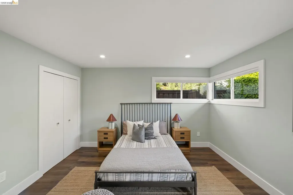 4238 Laguna Avenue Oakland CA 94602