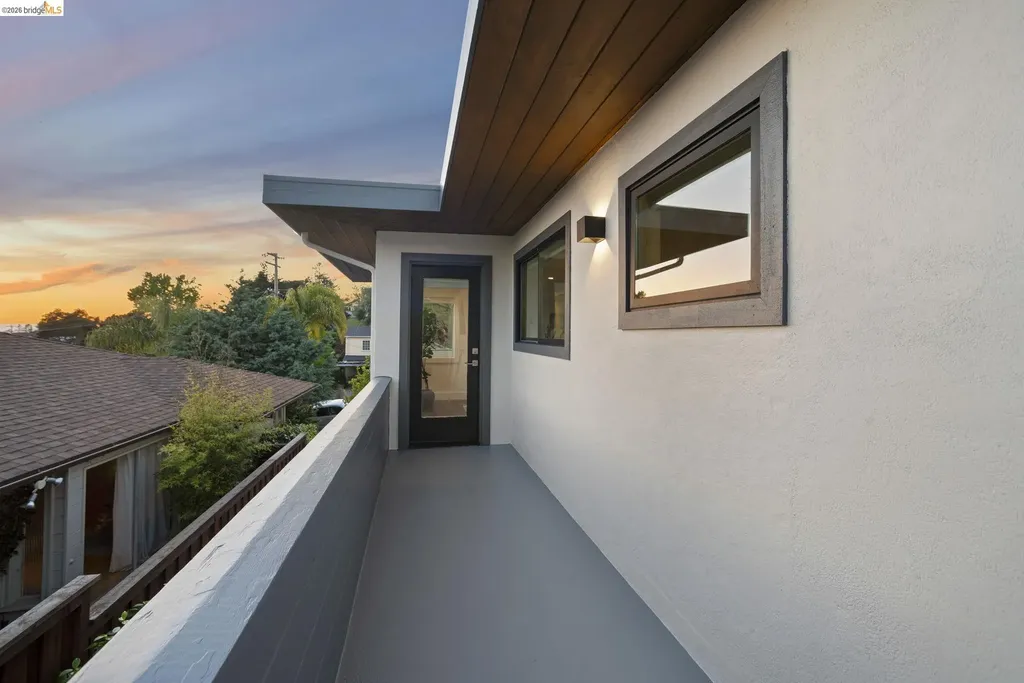 4238 Laguna Avenue Oakland CA 94602