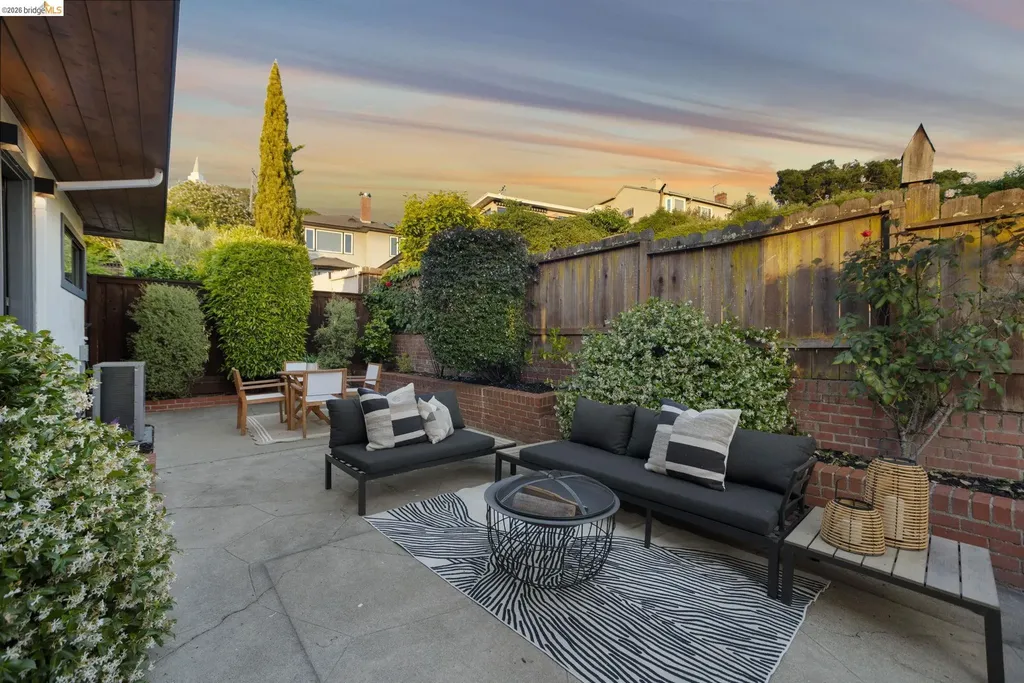 4238 Laguna Avenue Oakland CA 94602