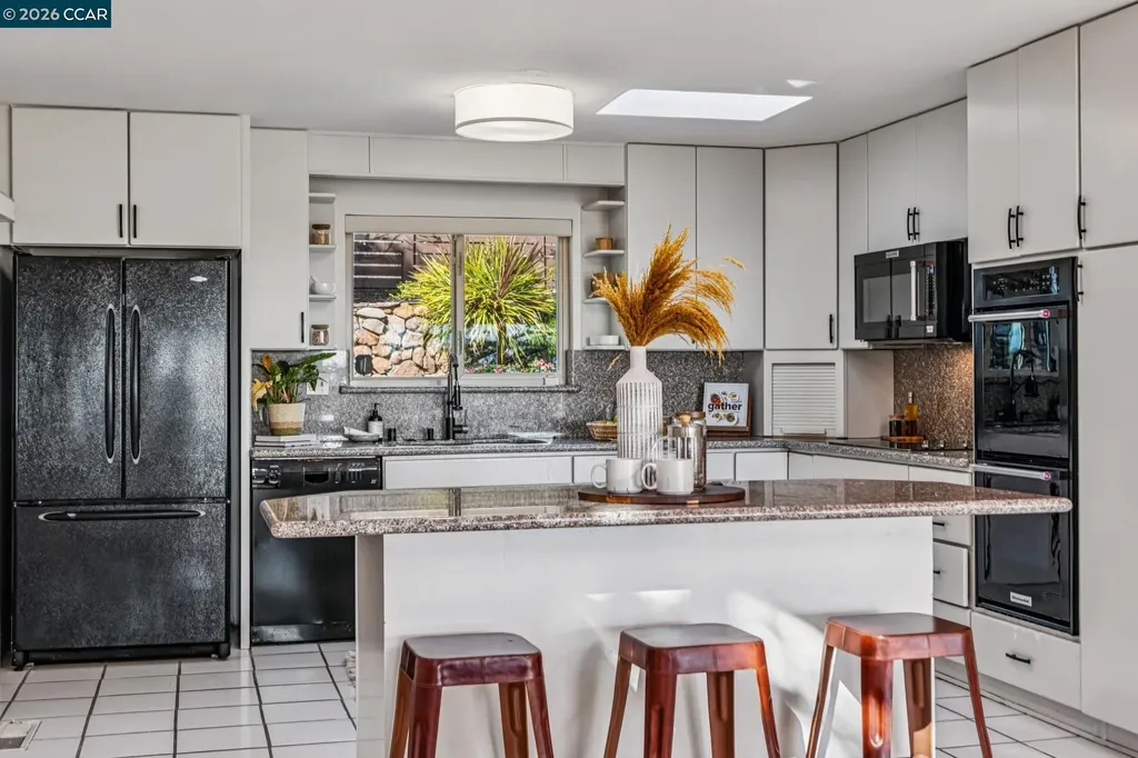 3203 Monterey Boulevard Oakland CA 94602