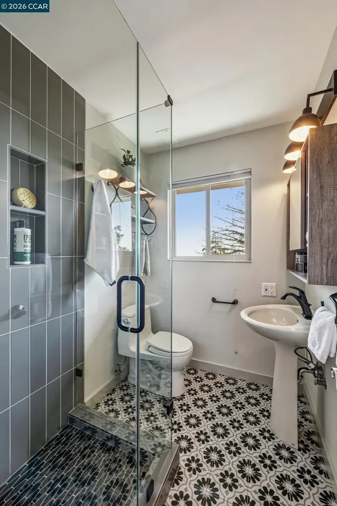 3203 Monterey Boulevard Oakland CA 94602