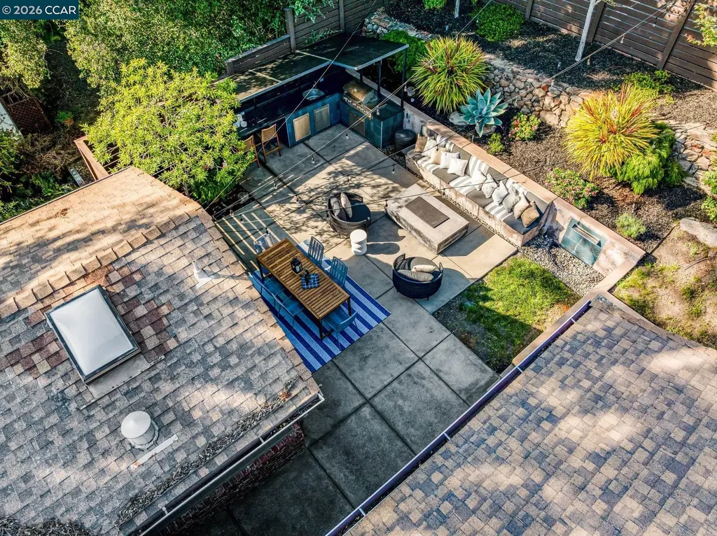 3203 Monterey Boulevard Oakland CA 94602