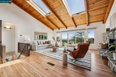 3203 Monterey Boulevard Oakland CA 94602