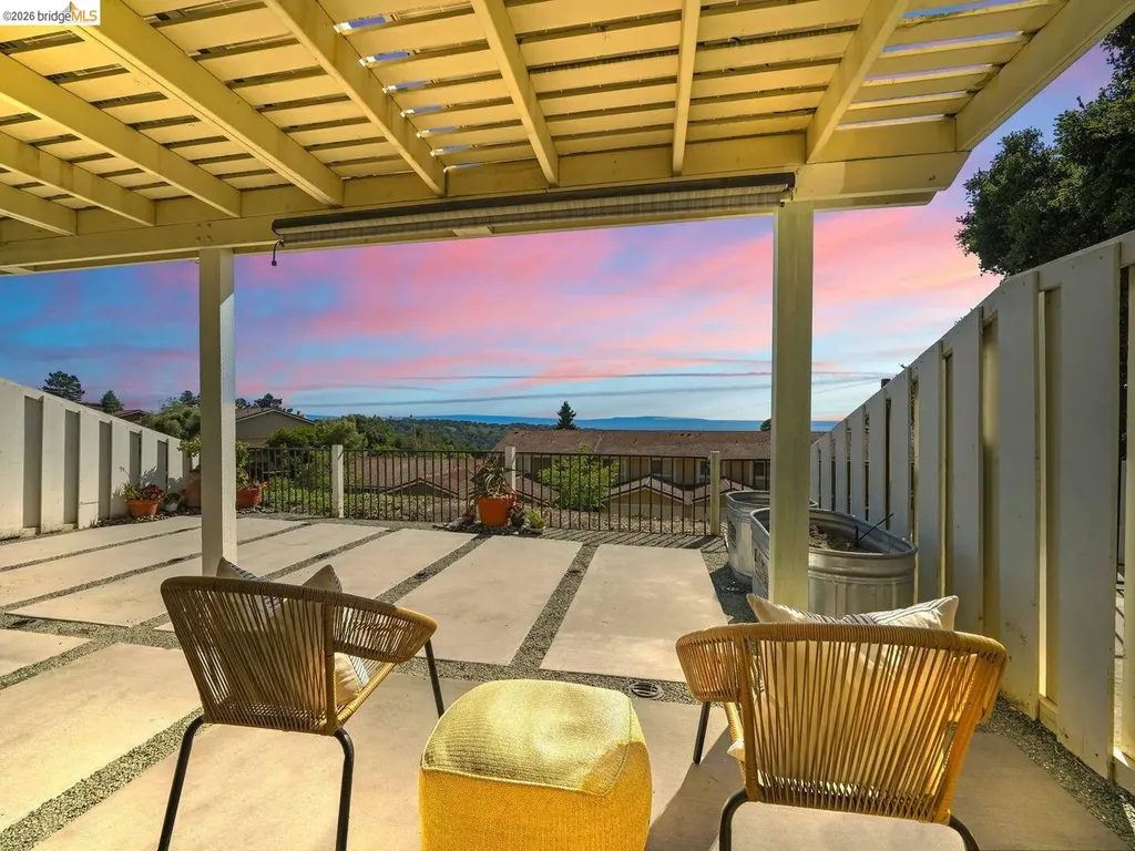 57 Thousand Oaks Street Oakland CA 94605