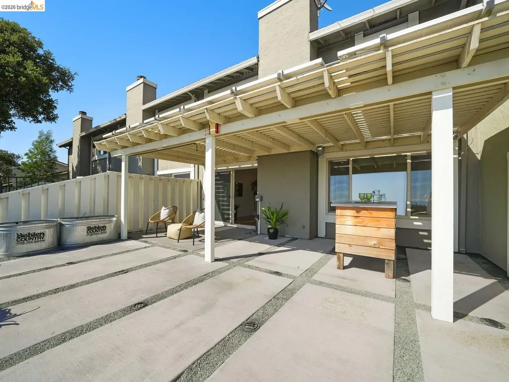 57 Thousand Oaks Street Oakland CA 94605
