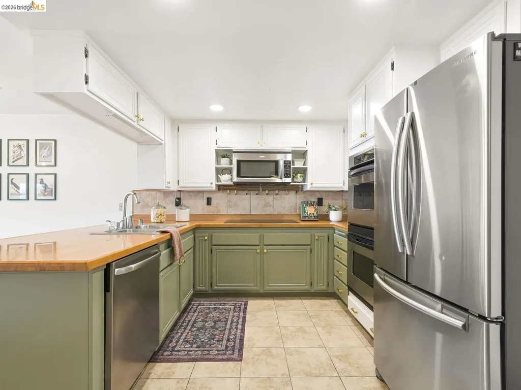 57 Thousand Oaks Street Oakland CA 94605