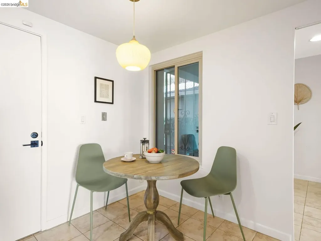 57 Thousand Oaks Street Oakland CA 94605