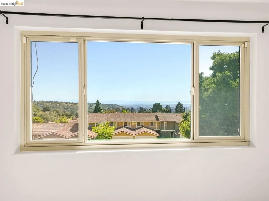 57 Thousand Oaks Street Oakland CA 94605