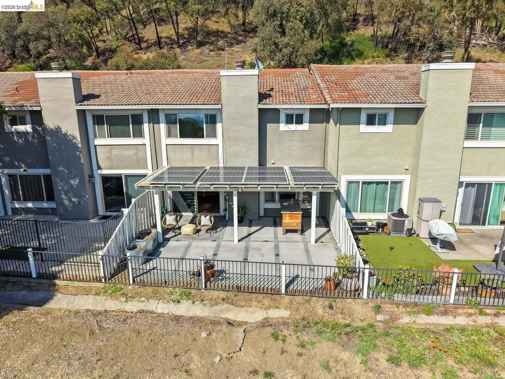 57 Thousand Oaks Street Oakland CA 94605
