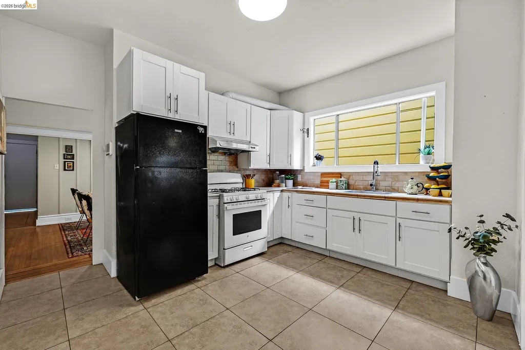 679 28th Street Oakland CA 94608