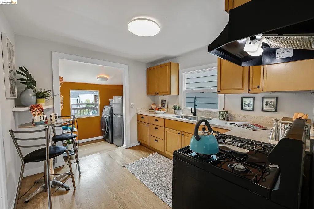 679 28th Street Oakland CA 94608