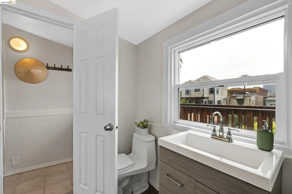 679 28th Street Oakland CA 94608
