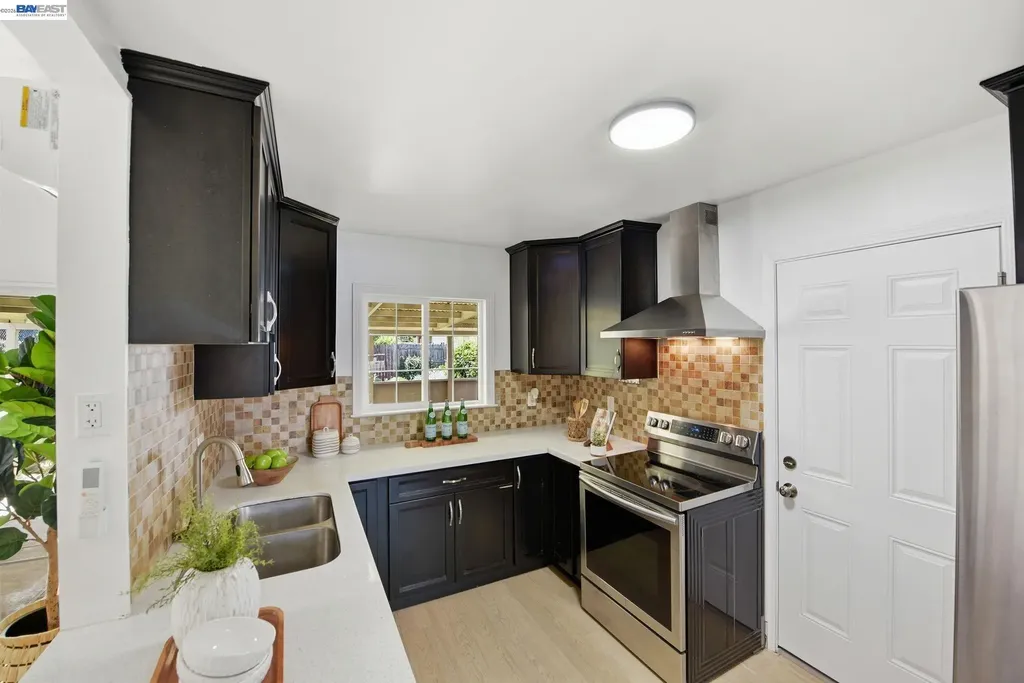 363 Lafayette Avenue Hayward CA 94544