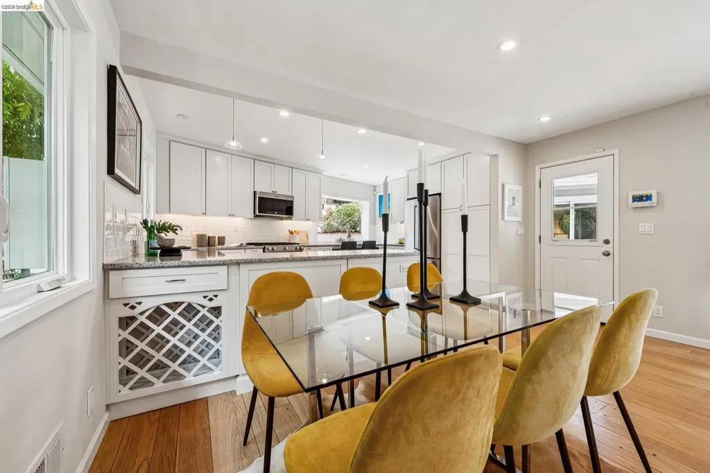 5801 Leona Street Oakland CA 94605