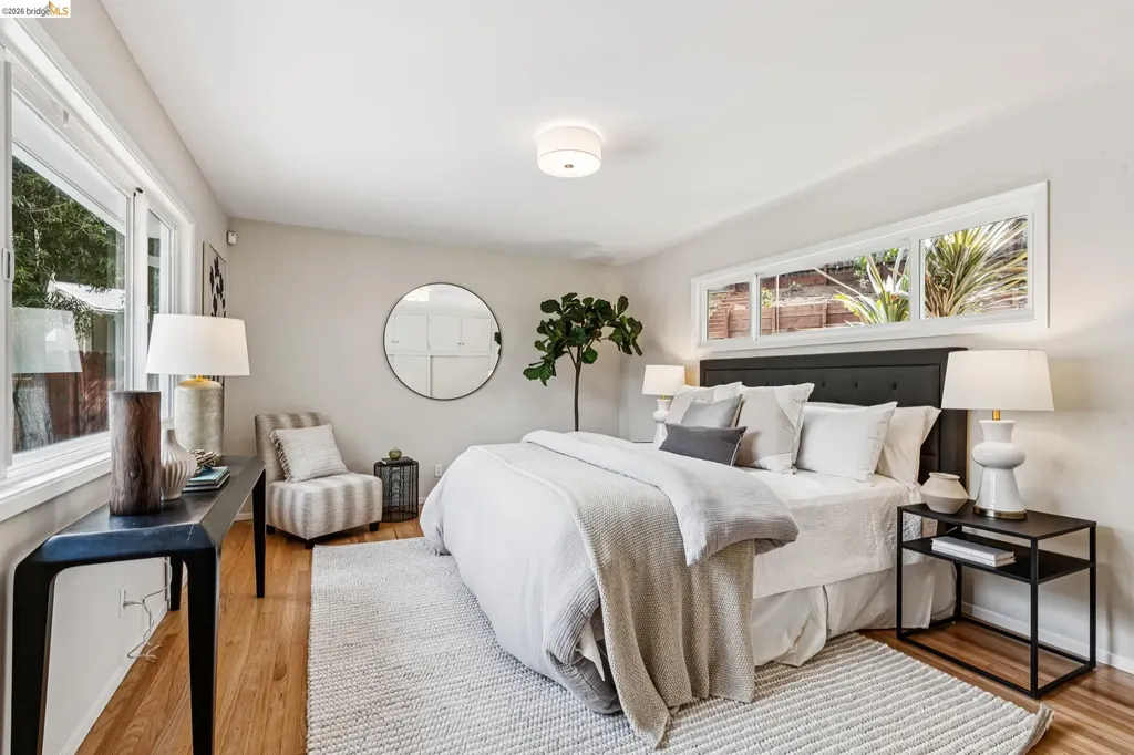5801 Leona Street Oakland CA 94605