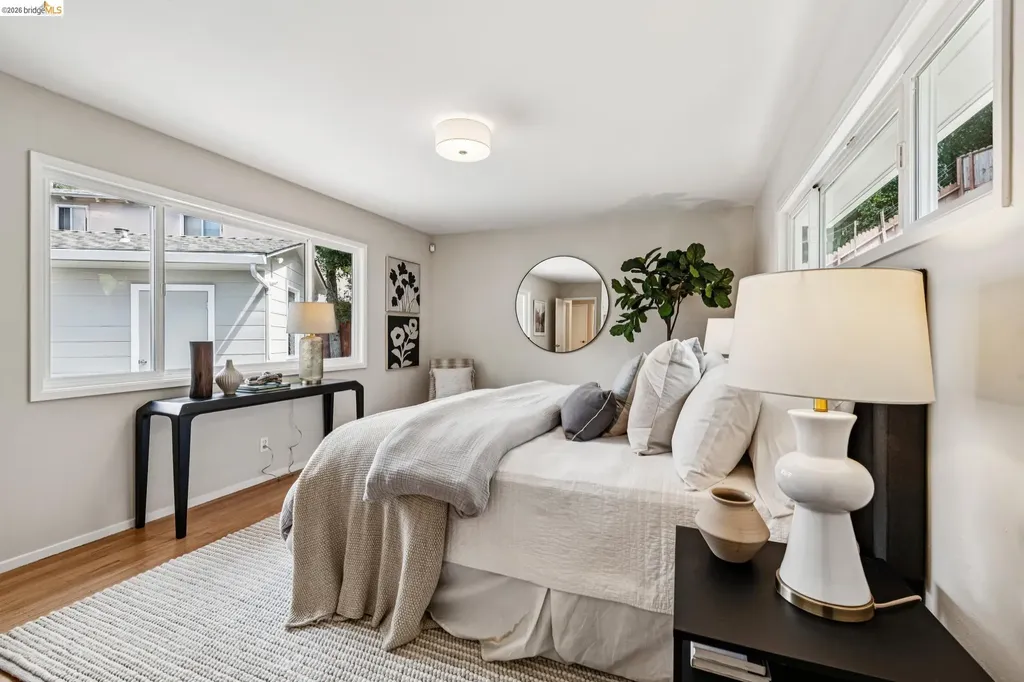 5801 Leona Street Oakland CA 94605