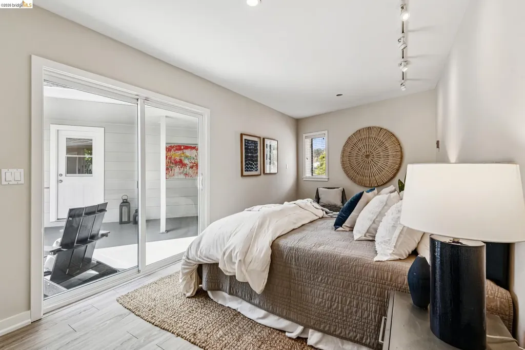 5801 Leona Street Oakland CA 94605