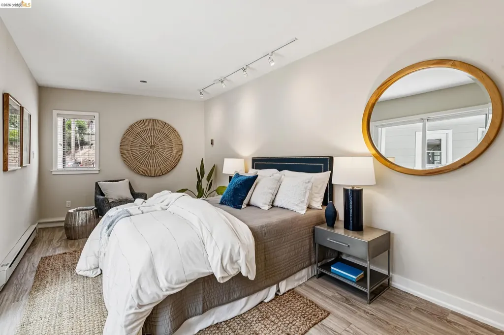 5801 Leona Street Oakland CA 94605