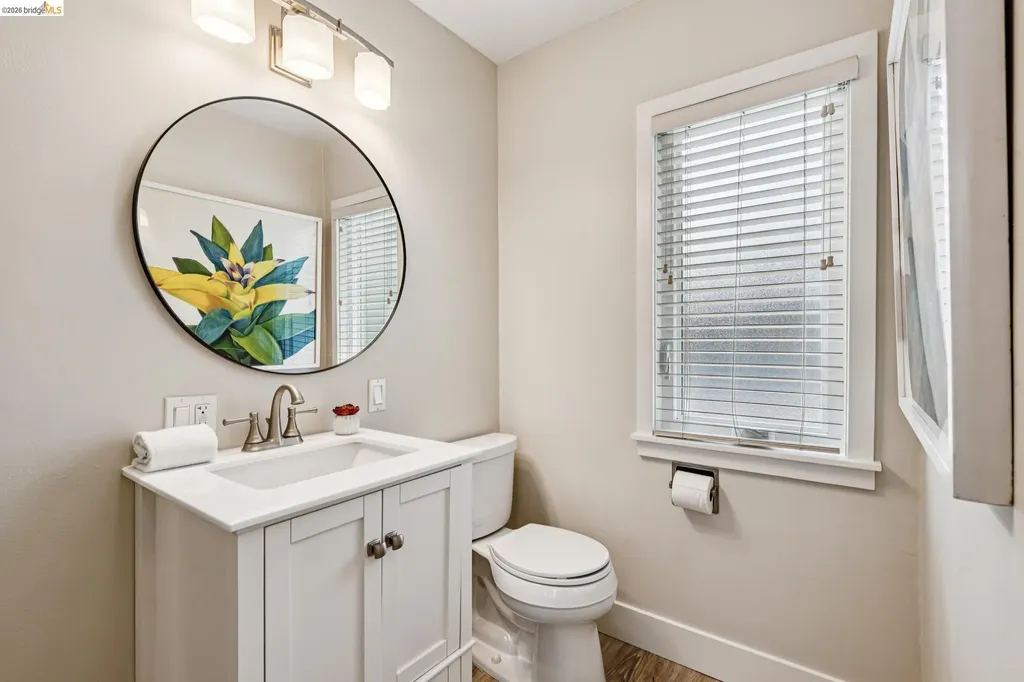 5801 Leona Street Oakland CA 94605
