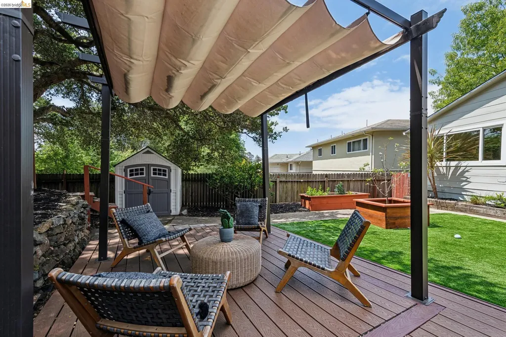 5801 Leona Street Oakland CA 94605