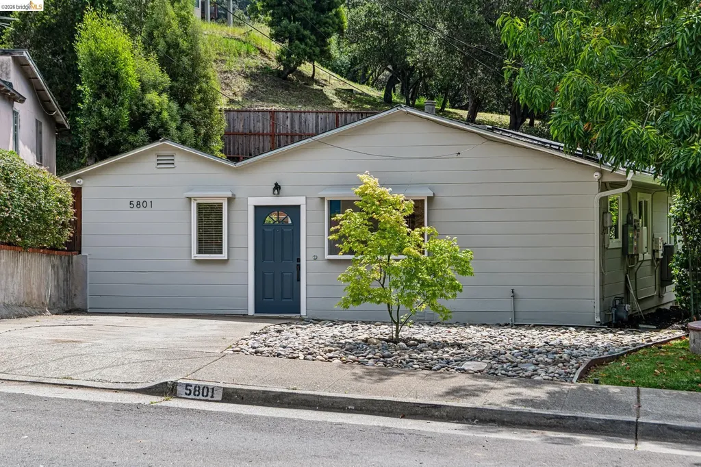 5801 Leona Street Oakland CA 94605