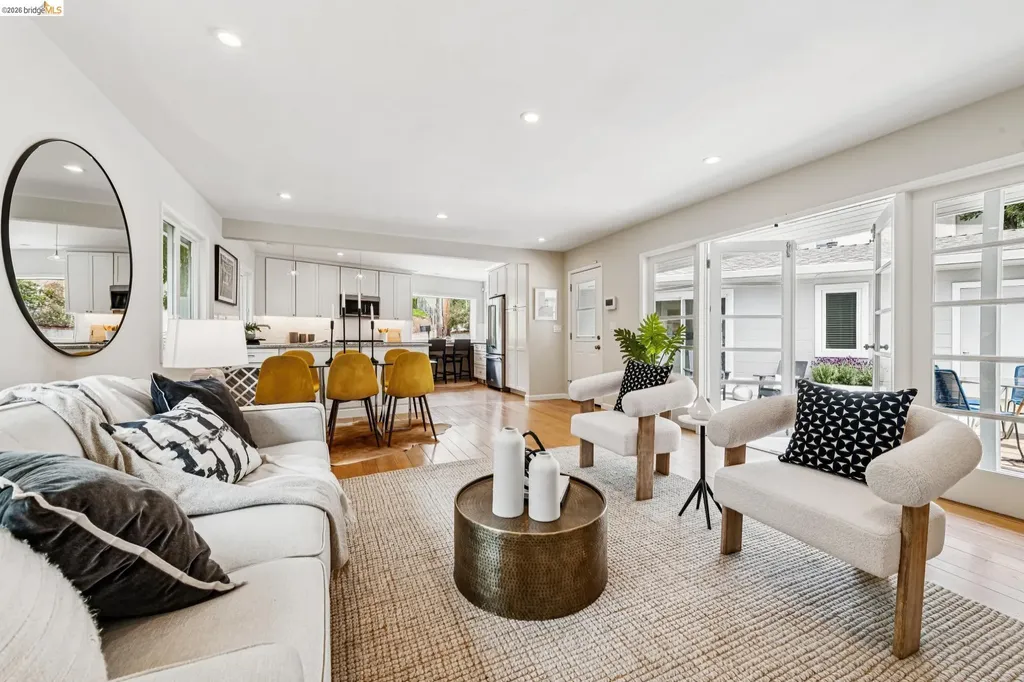 5801 Leona Street Oakland CA 94605