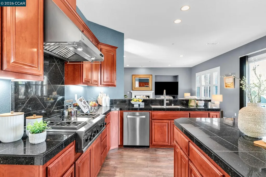 4999 Piper Glen Terrace Dublin CA 94568