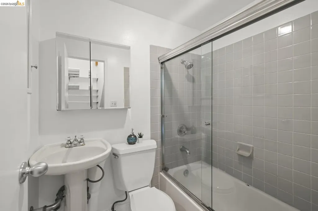 1082 Church Street San Francisco CA 94114