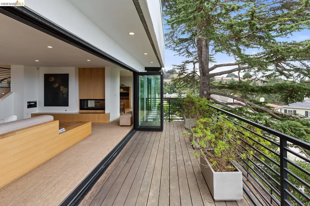 71 Sonia Street Oakland CA 94618