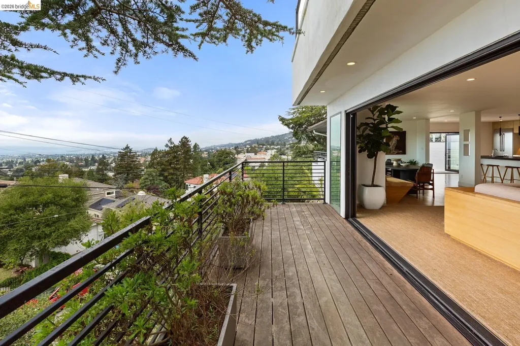 71 Sonia Street Oakland CA 94618