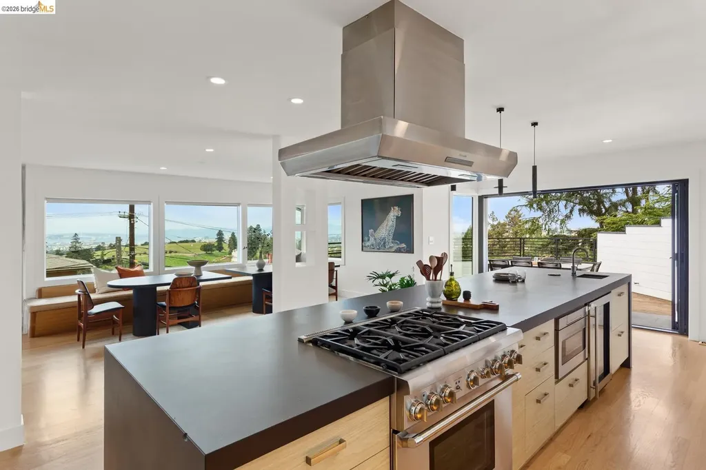 71 Sonia Street Oakland CA 94618