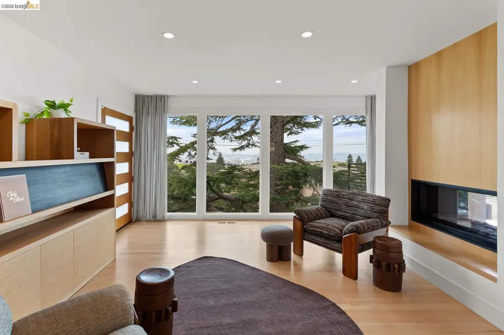 71 Sonia Street Oakland CA 94618