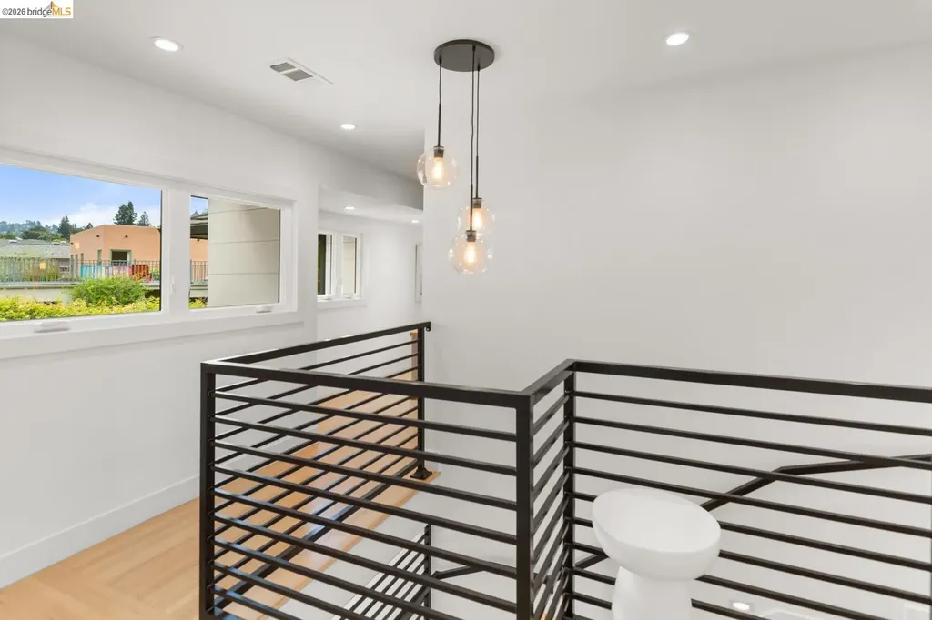 71 Sonia Street Oakland CA 94618