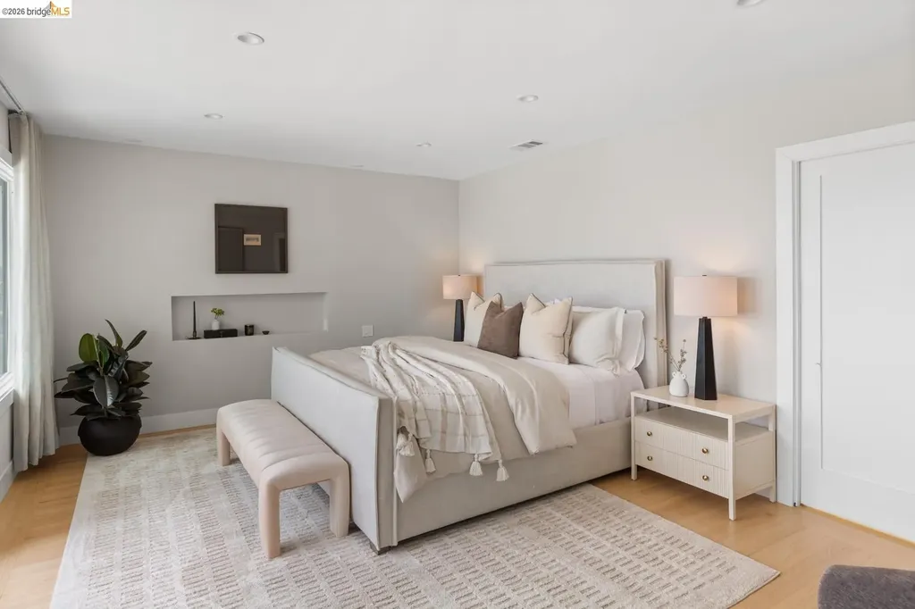 71 Sonia Street Oakland CA 94618