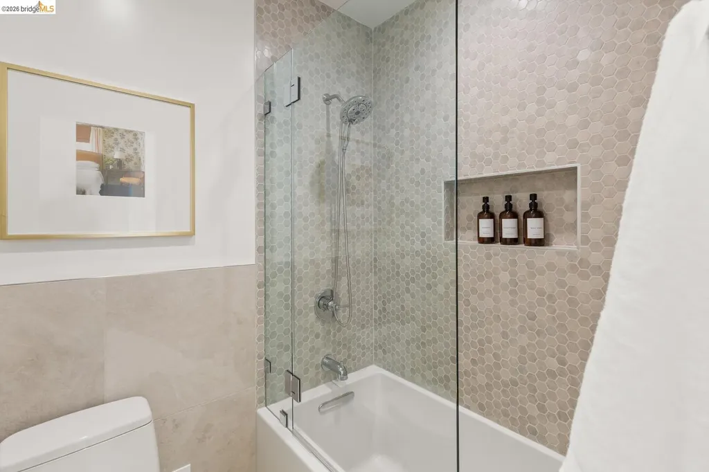 71 Sonia Street Oakland CA 94618