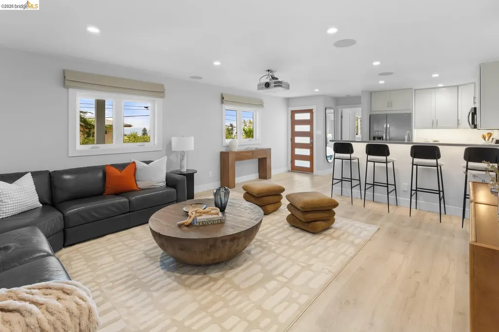 71 Sonia Street Oakland CA 94618