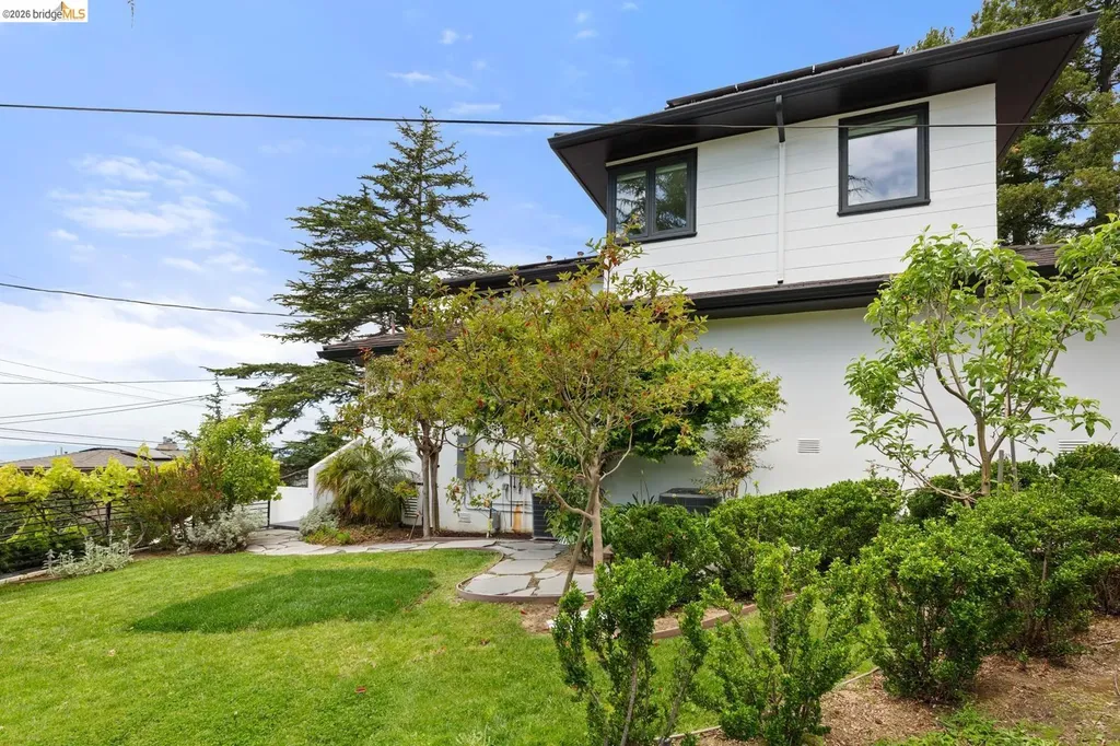 71 Sonia Street Oakland CA 94618