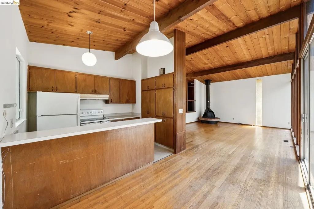 6725 Moore Drive Oakland CA 94611