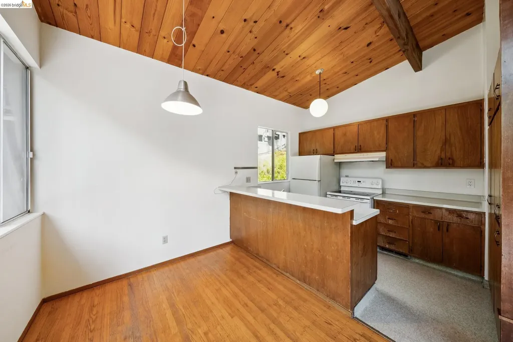 6725 Moore Drive Oakland CA 94611