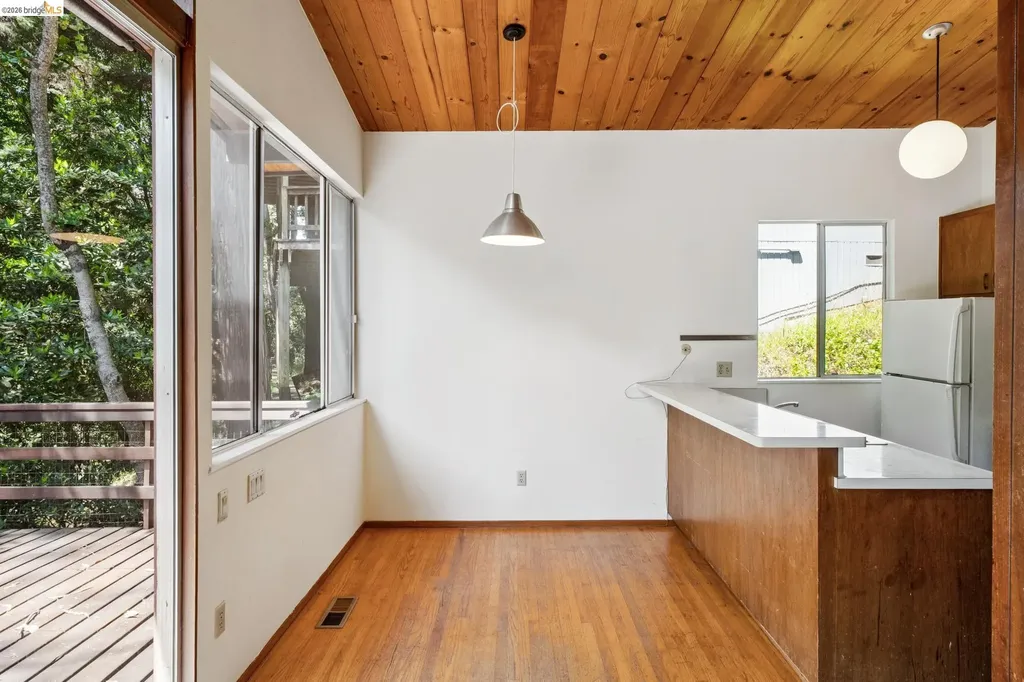 6725 Moore Drive Oakland CA 94611