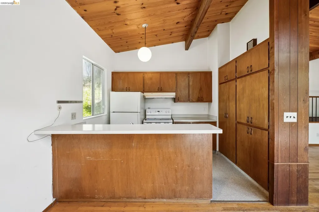 6725 Moore Drive Oakland CA 94611