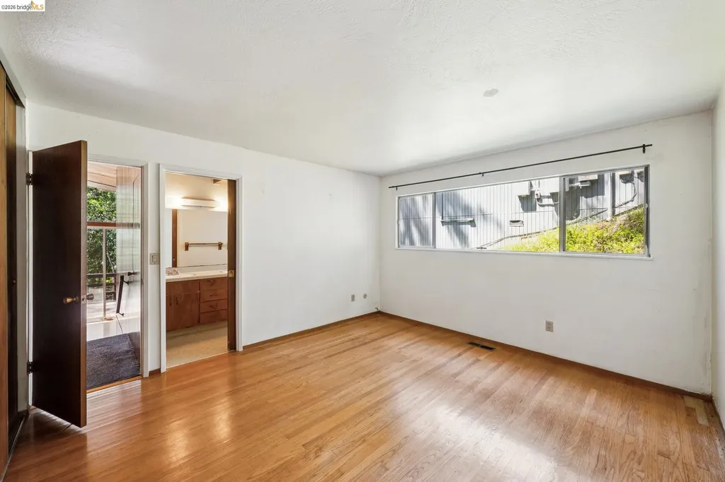 6725 Moore Drive Oakland CA 94611